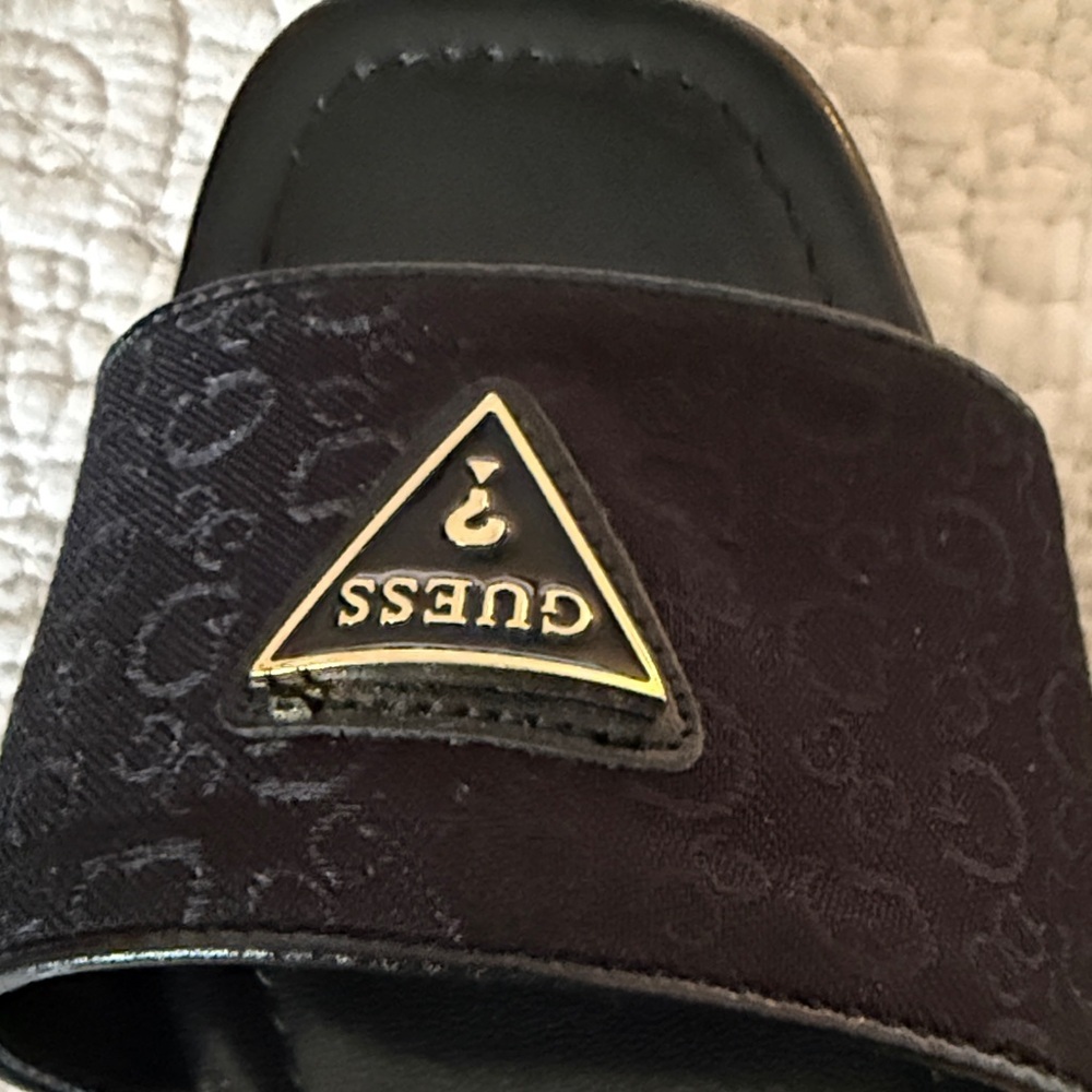 GUESS Women's Hazens Black logo Sandals size 9 - Picture 7 of 8